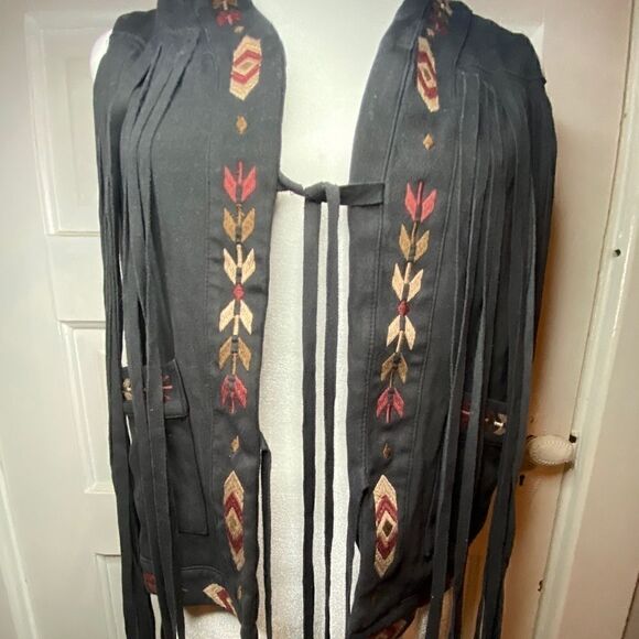 NWTs Romeo + Juliet Couture Fringe Hippie Boho Embroidered Vest Size Small - Picture 2 of 11